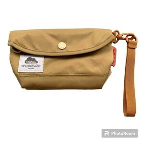 NWOT Hellolulu Tan Wristlet